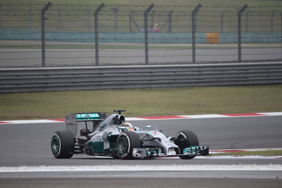 Lewis Hamilton in azione. LaPresse